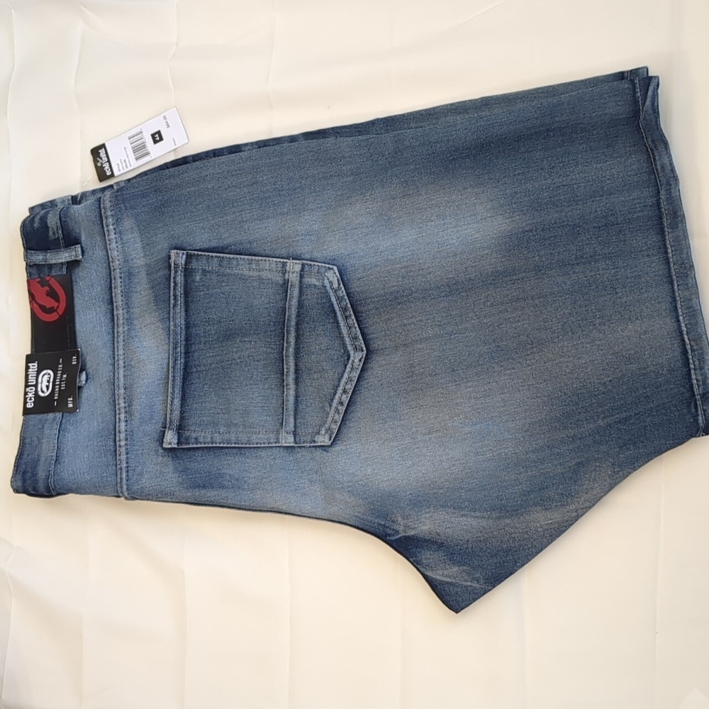 Ecko Unltd 759 Relaxed Medium Wash Distressed Stretch Jean Shorts Sz 44